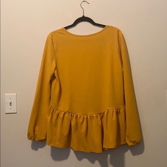 Yellow blouse - Picture 2 of 2